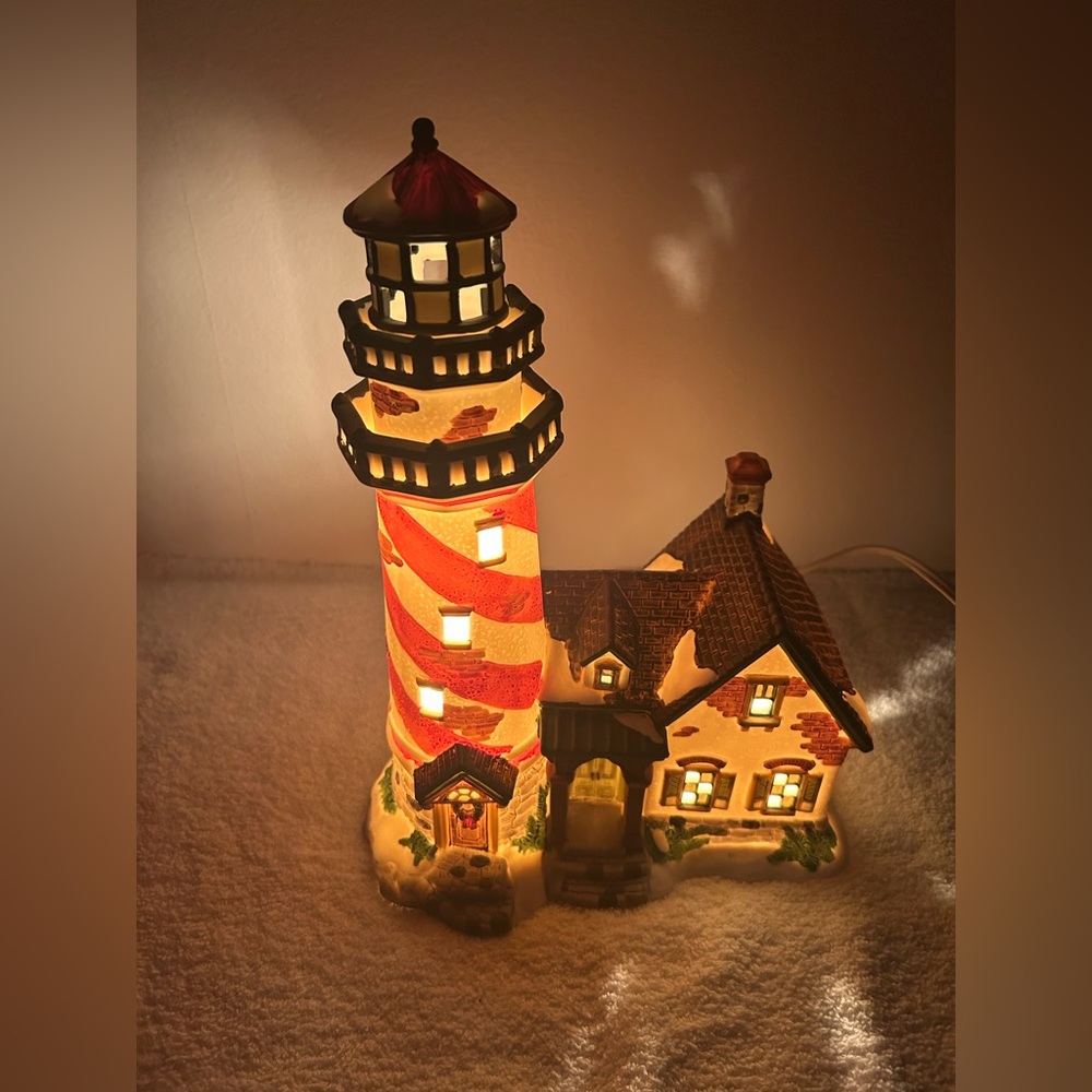 VTG '1999' O'Well Ceramic Lighthouse Limited Edition Christmas Winter Village